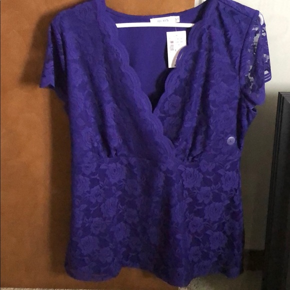 Ricki’s Floral Lace Top - Picture 2 of 4
